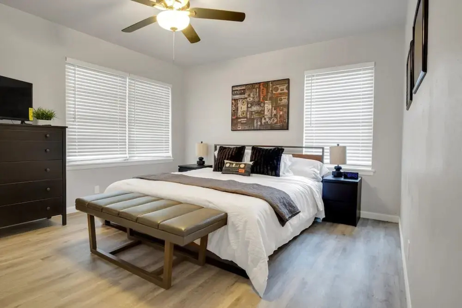 The Harmony Designer Home In Central Dfw 4 Bedroom Home by RedAwning