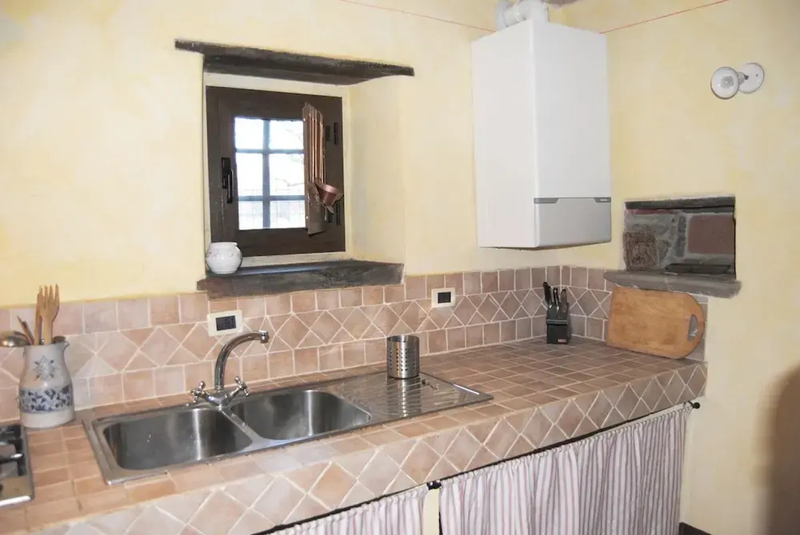 Apartment With 2 Bedrooms in Caprese Michelangelo, With Pool Access an