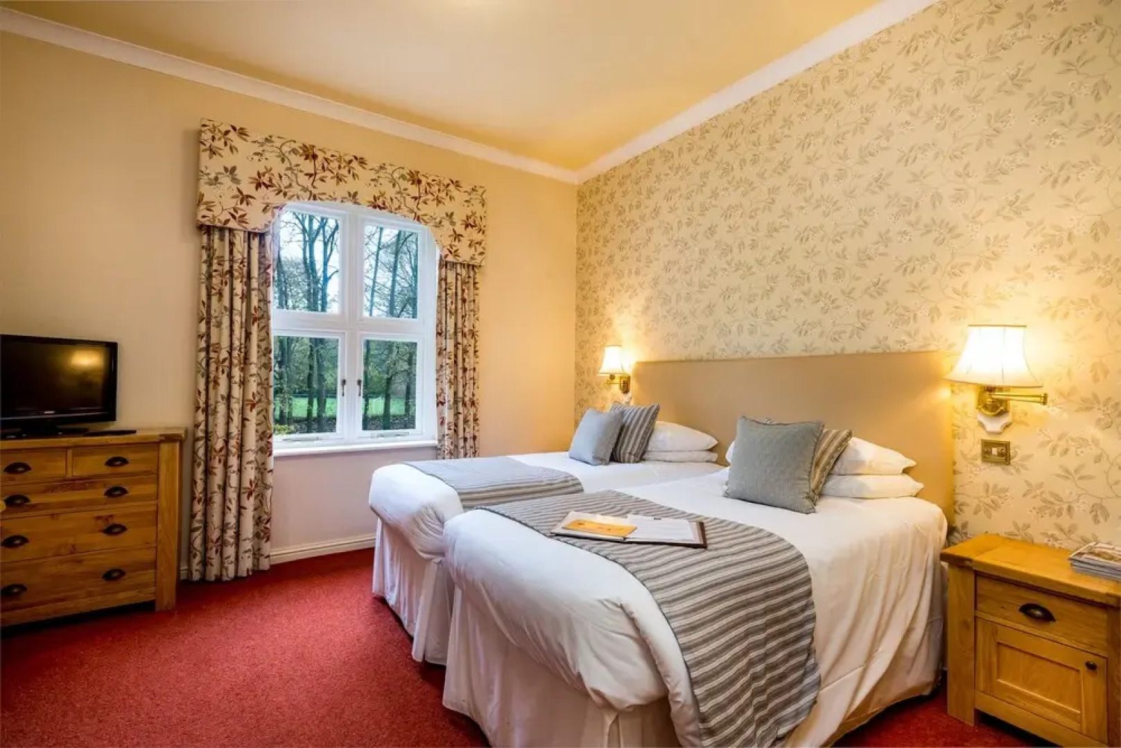 The Glen Yr Afon House Hotel