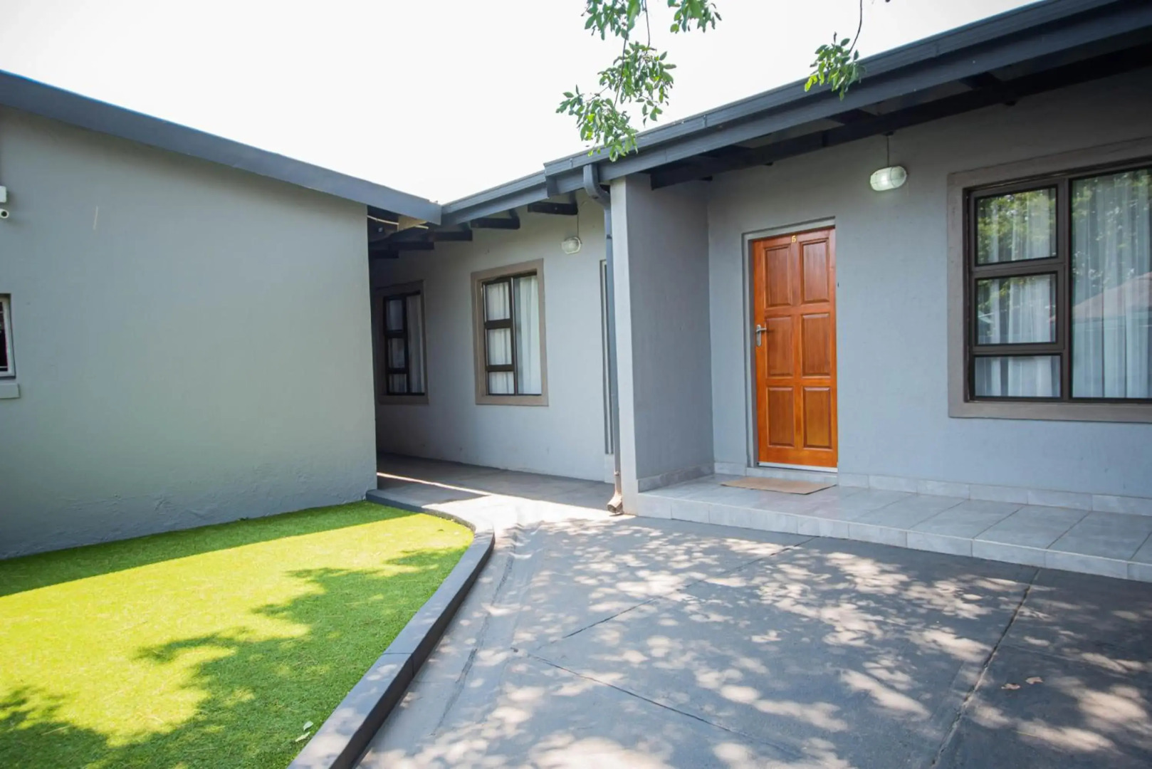 President Guest Lodge