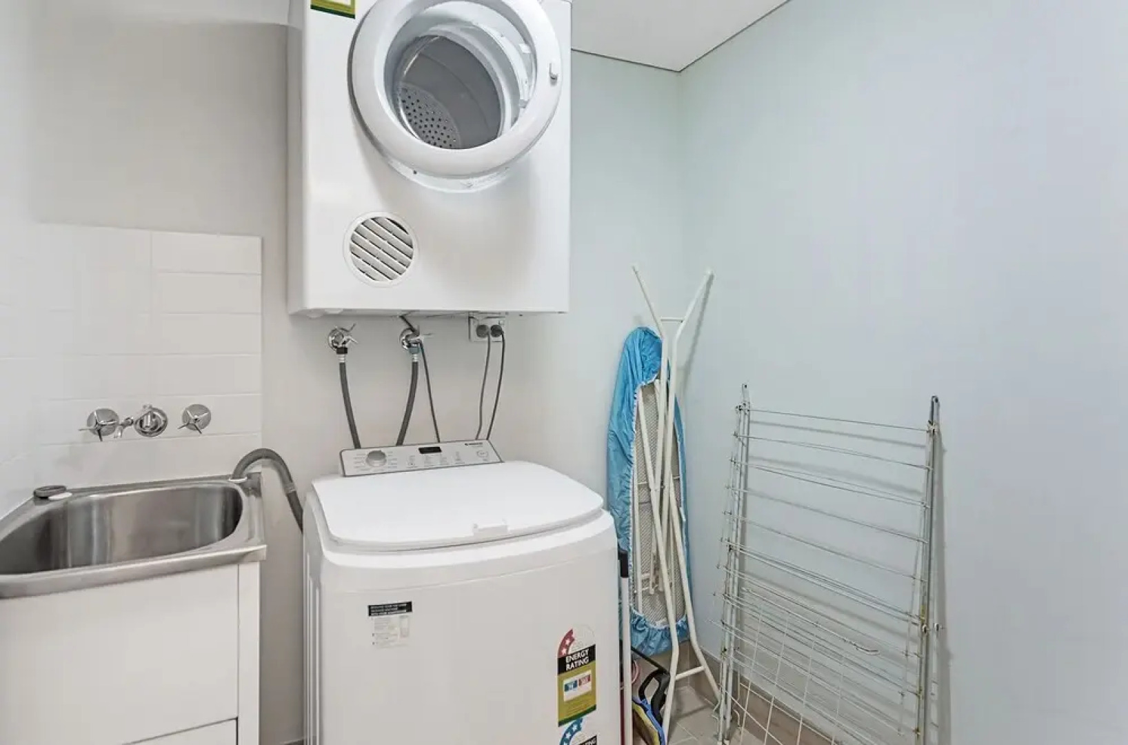 Cote D'Azur, Unit 40/61 Donald Street