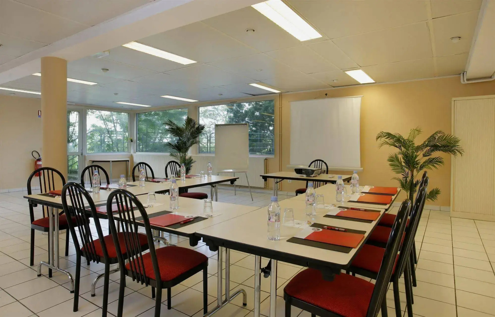 The Originals City, Hôtel L'Acropole