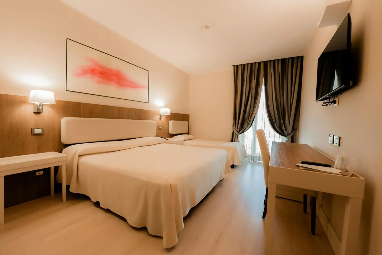 Отель Mirasole International