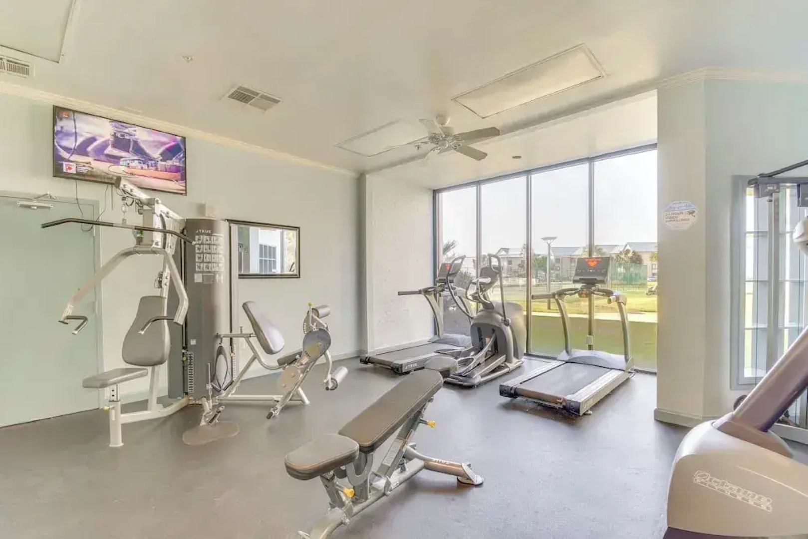 On-site Beach Access: Studio in Gulf Shores