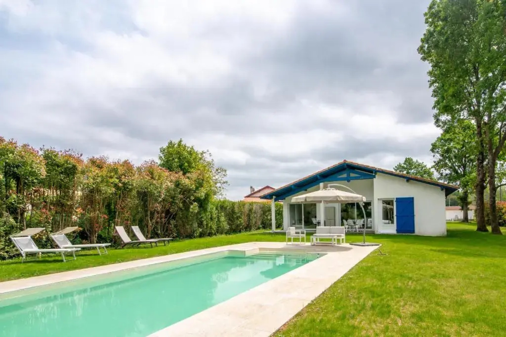 Biarritz 64 Road House