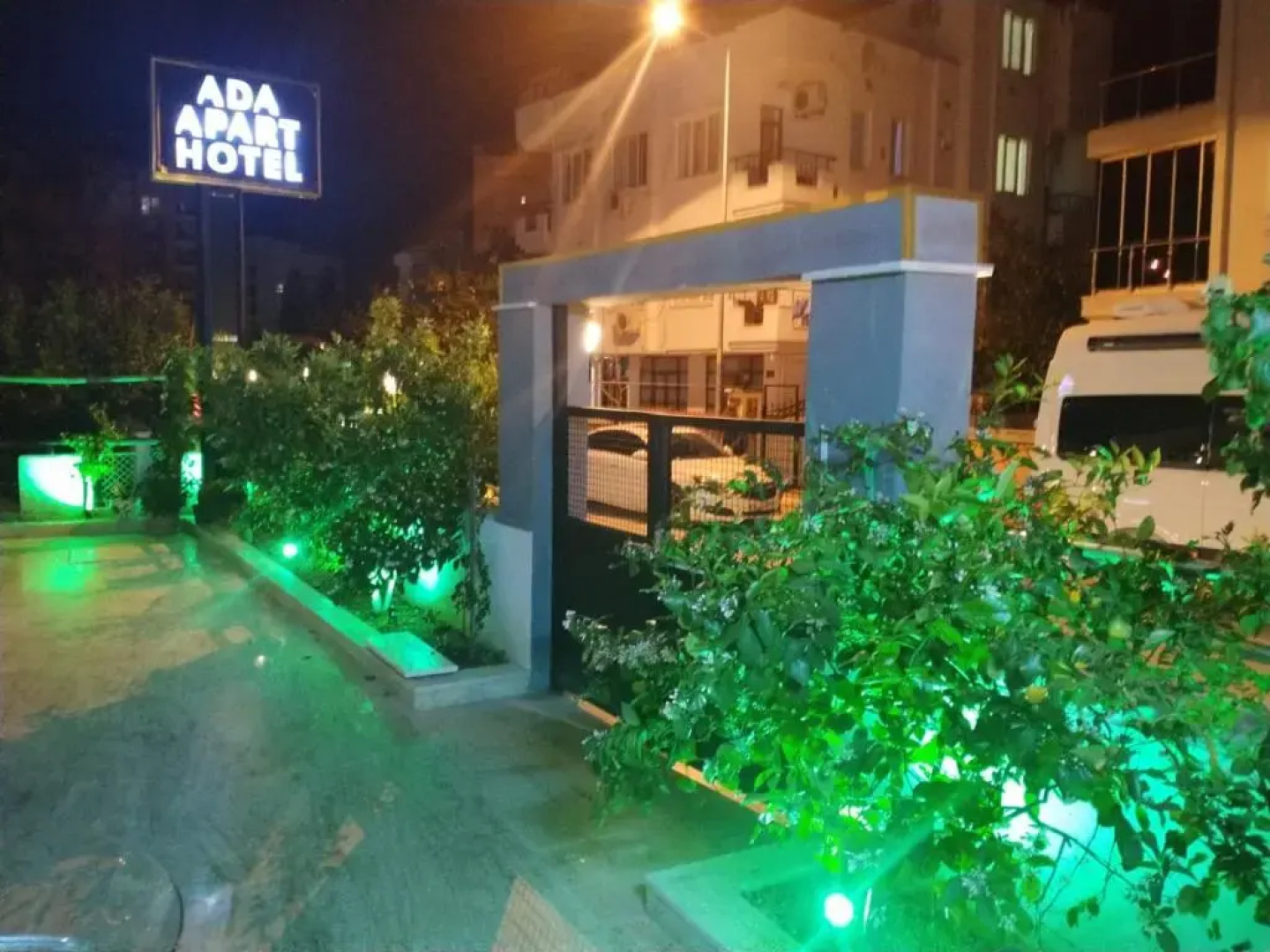 Ada Apart & Hotel