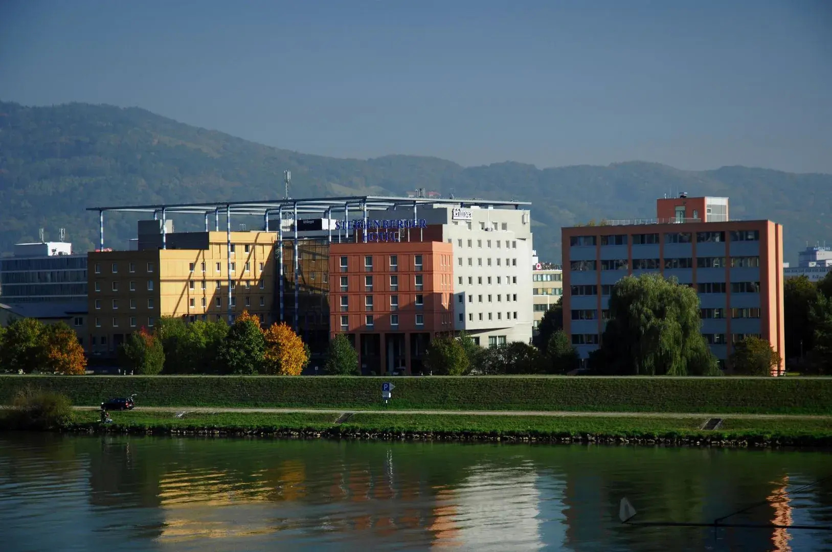 Trans World Hotel Donauwelle