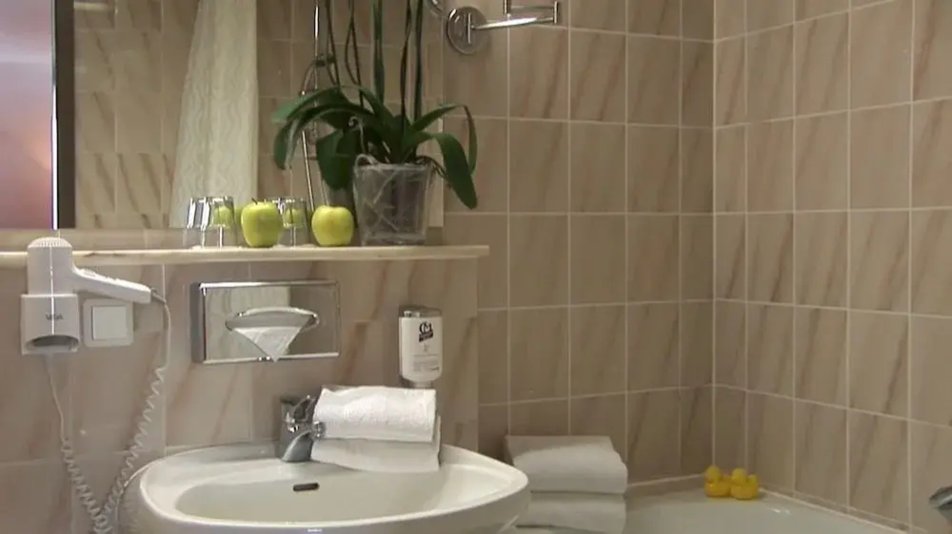 CityClass Hotel Atrium Budget