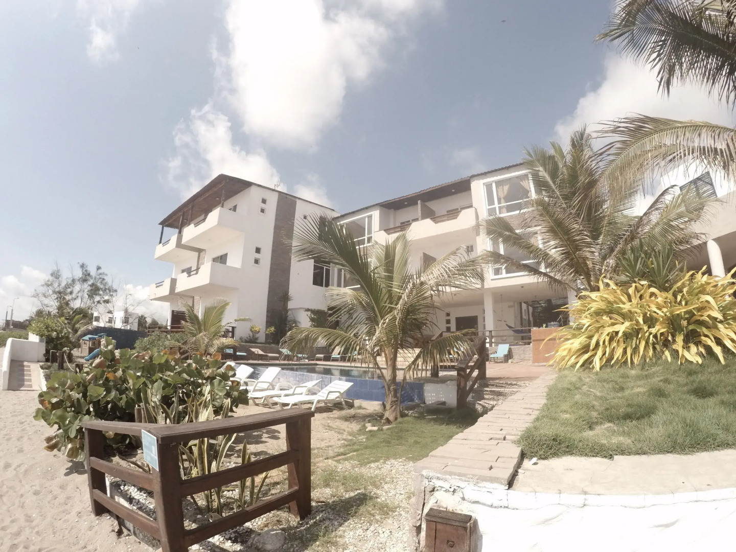 Sanctuary Puerto Cayo Lodge