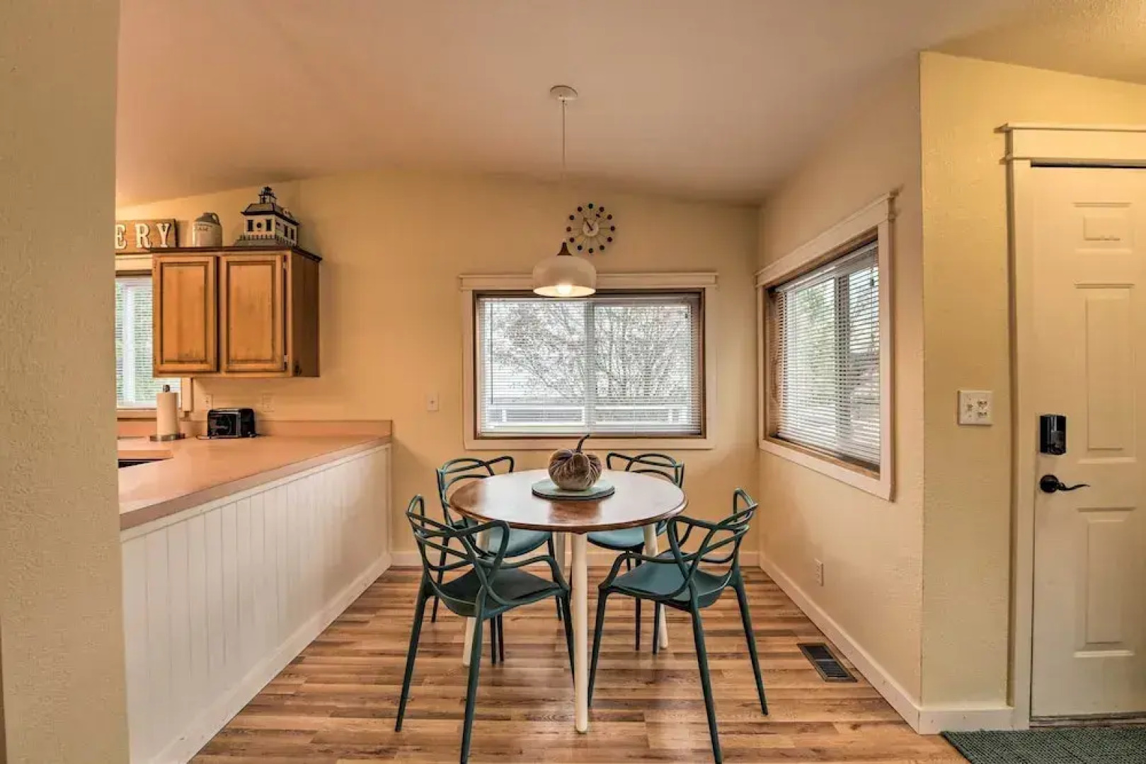 Cute Cottage w/ Deck Walk 115 Ft to Brewery & Cafe