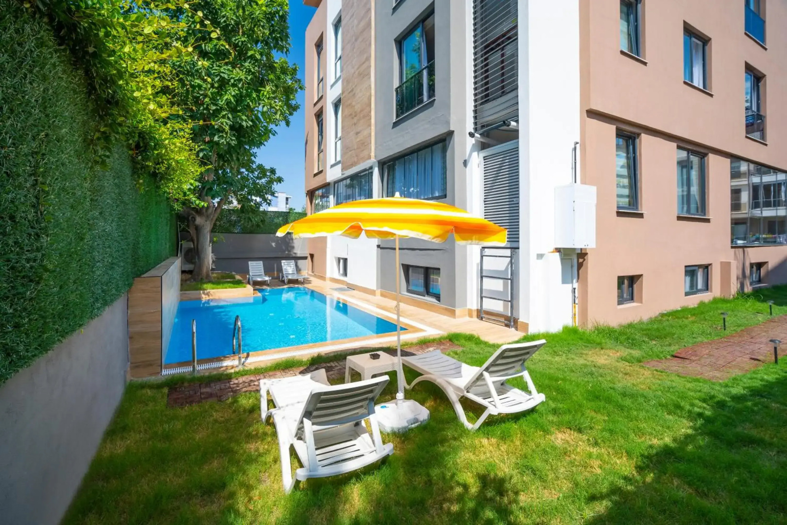 Meyde Boutique & Suites