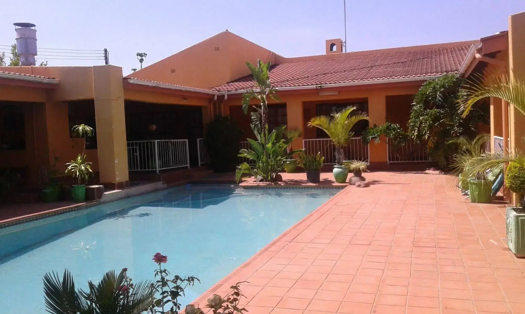 Inca-Rose Guest House