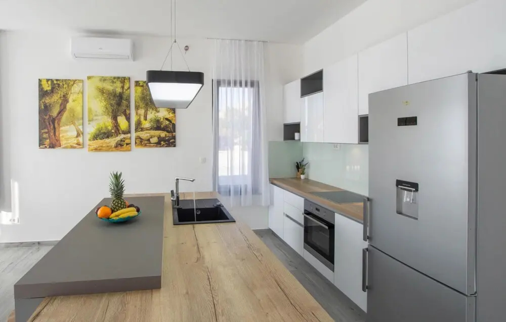 Nice Home in Kucine with WiFi, 4 Bedrooms & Hot Tub