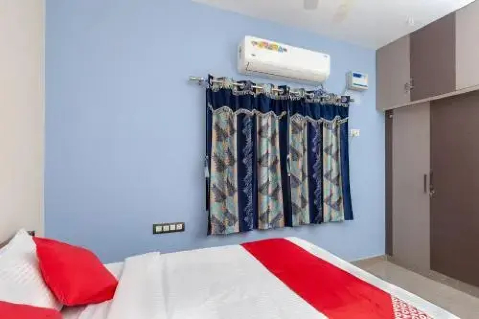 OYO 25021 Rajam Residency