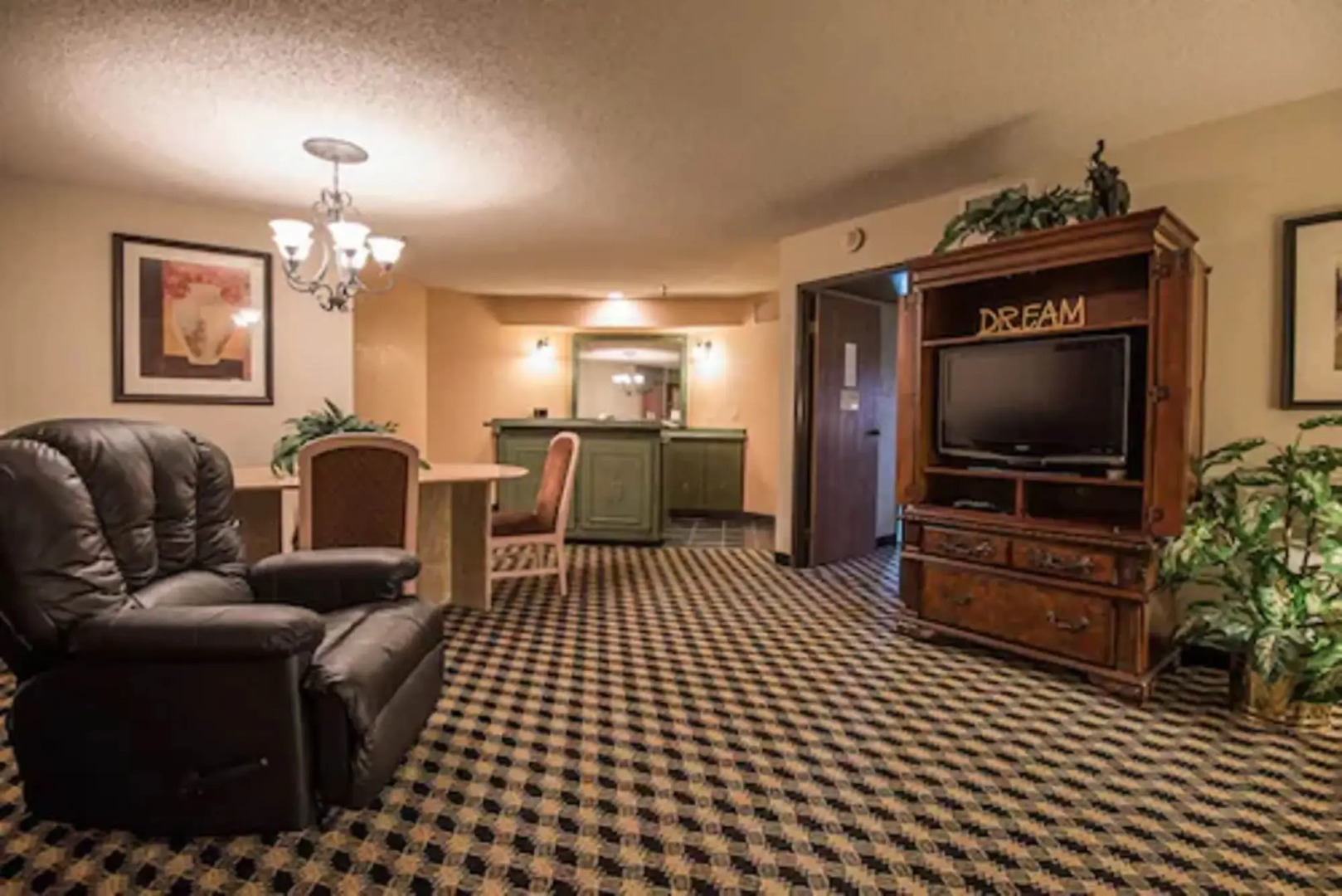 MCM Elegante Suites Abilene