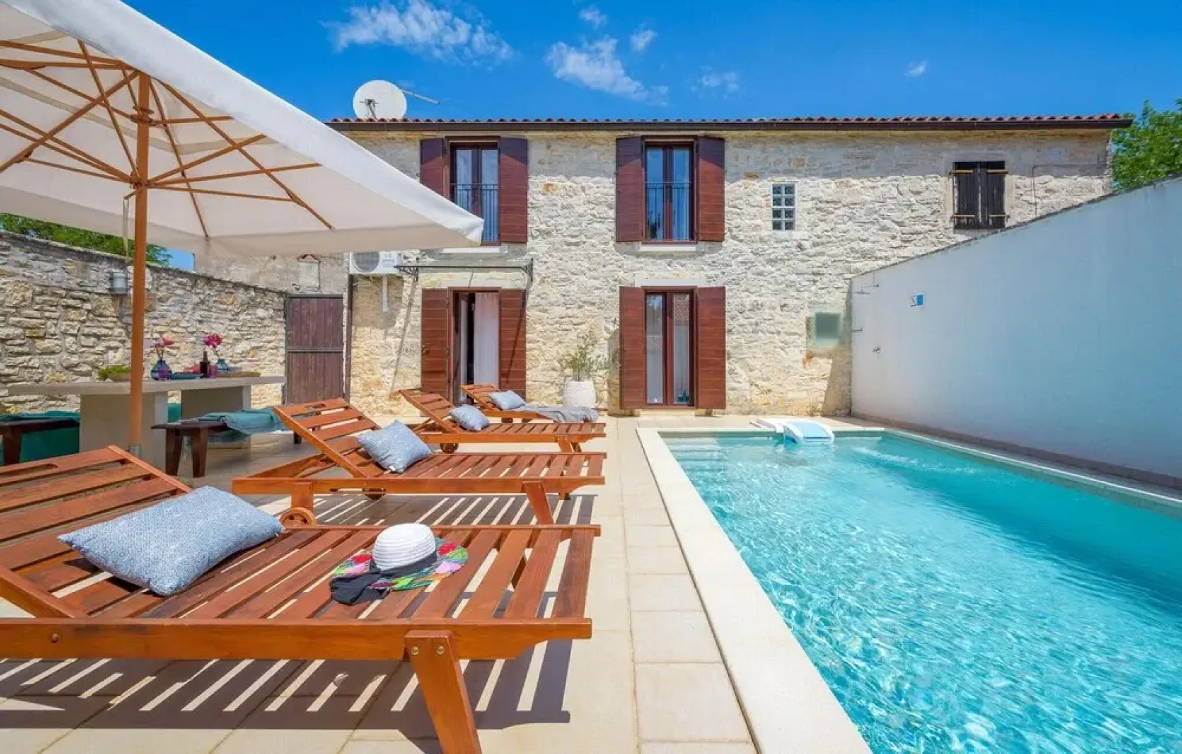 Stunning Home in Bale With Sauna, Wifi and 2 Bedrooms