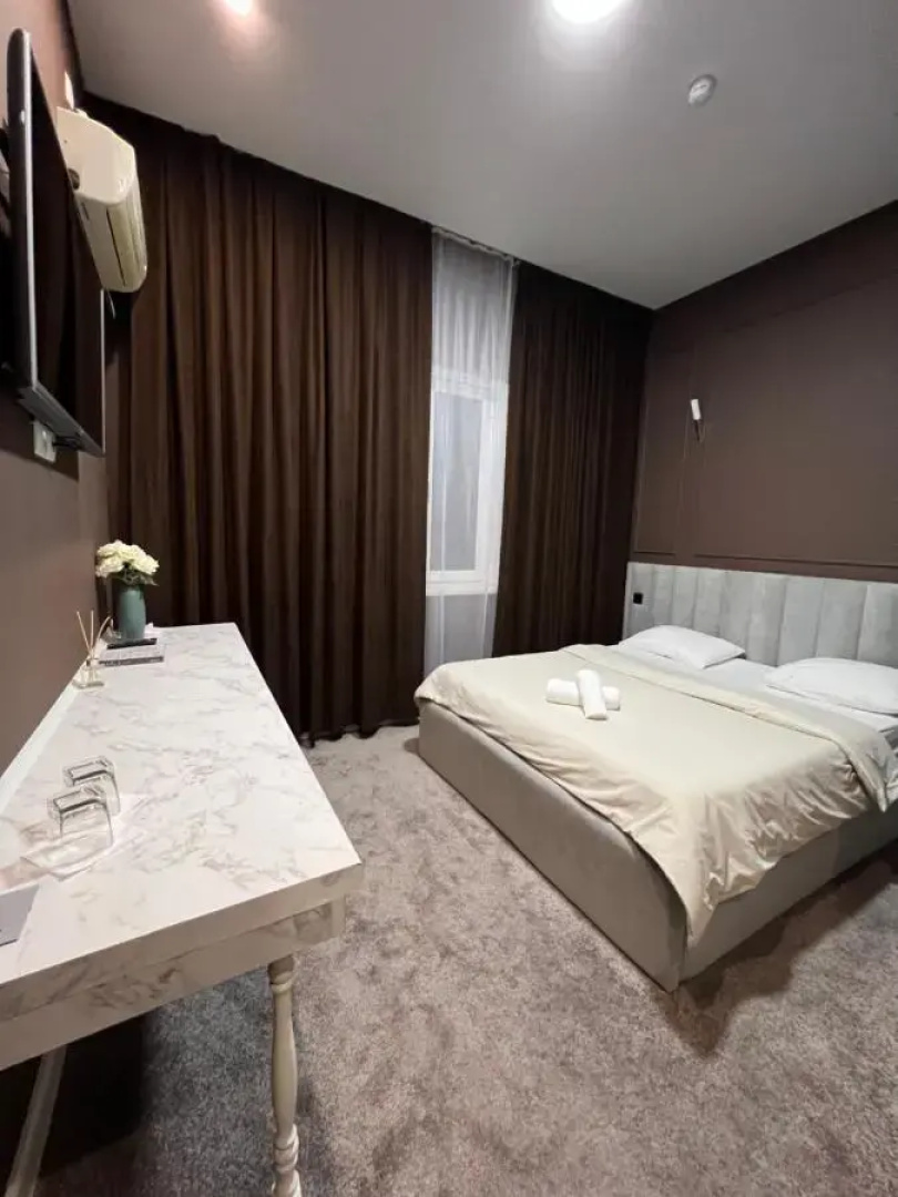 Hotel Nomad (Номад)