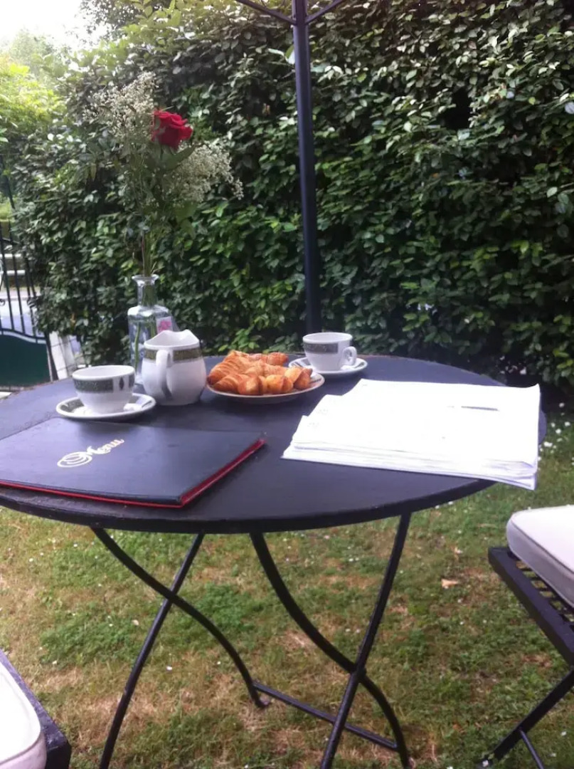 Ets le vieux pré de la Motte