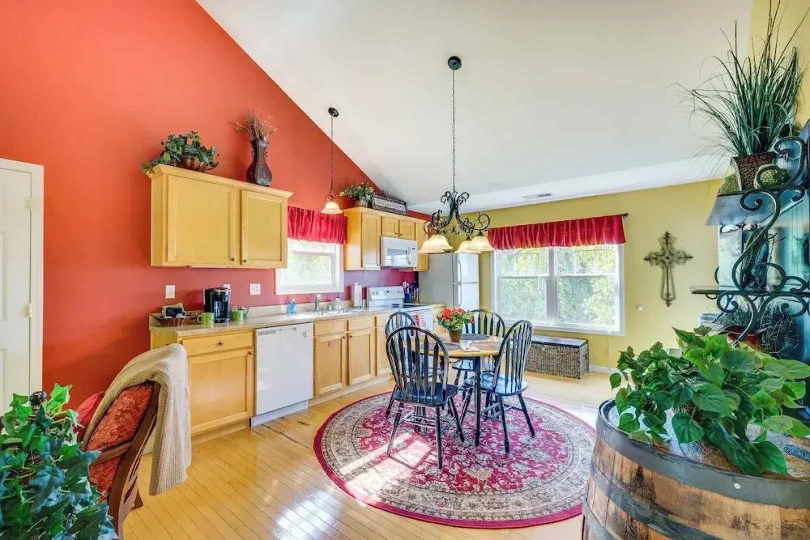 Lake-view Kentucky Getaway w/ Resort Amenities!