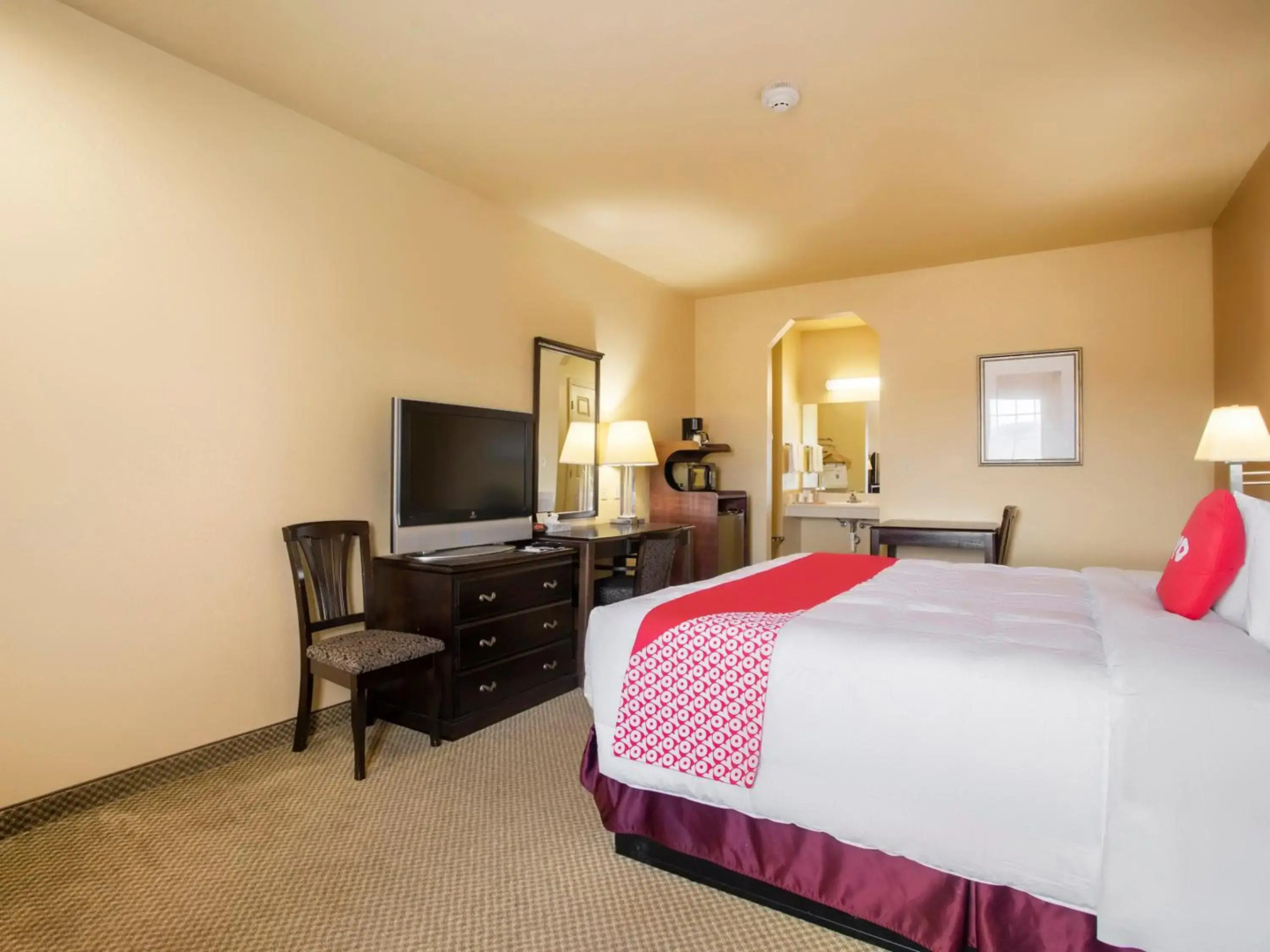 OYO Hotel Valley View TX, I-35