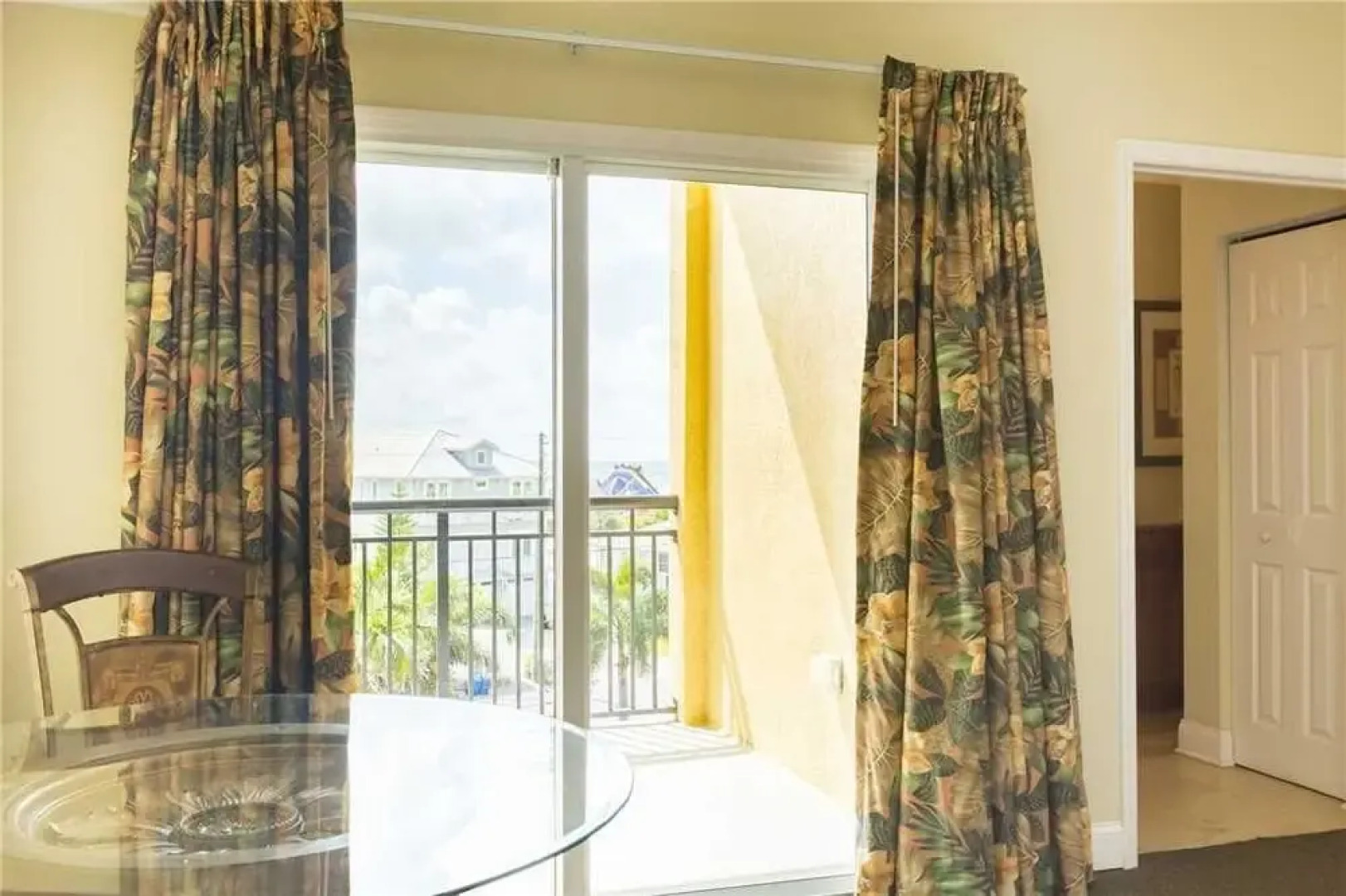 303 - Palms of Treasure Island