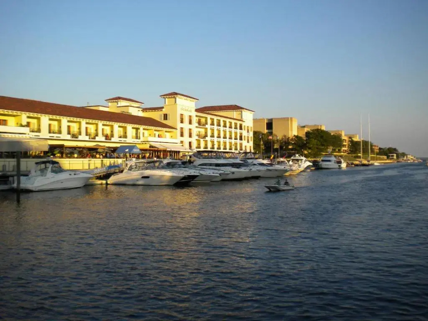 Delamar Greenwich Harbor