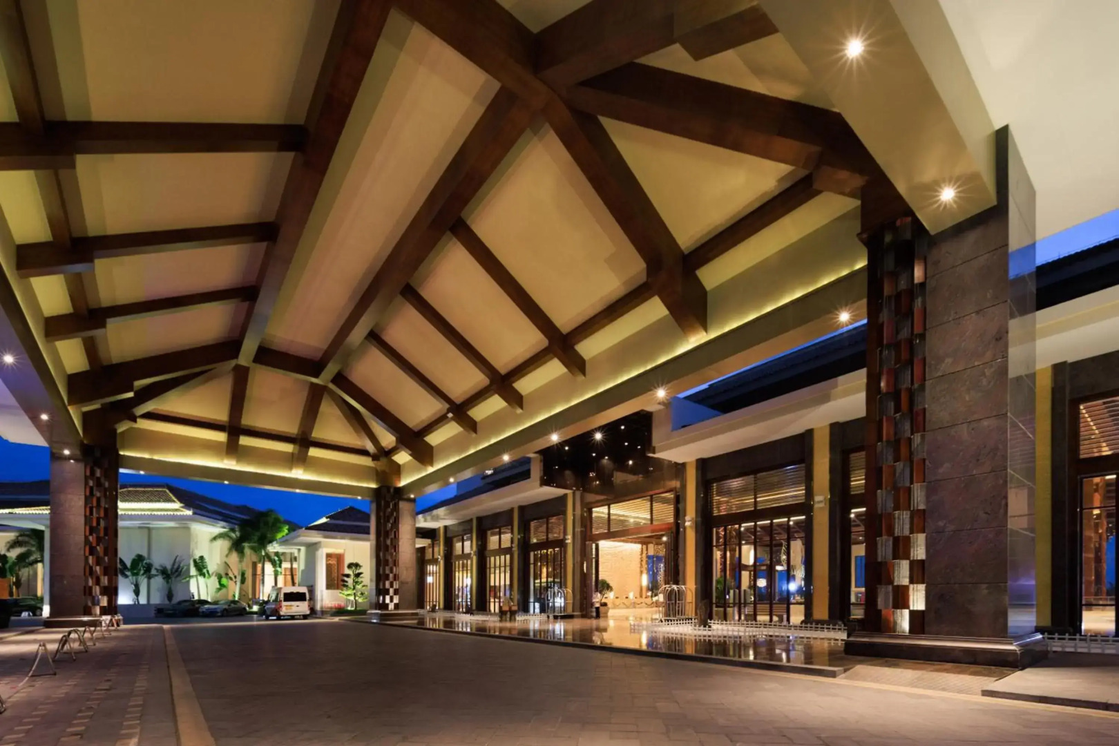 Regal Palace Resort Hotel