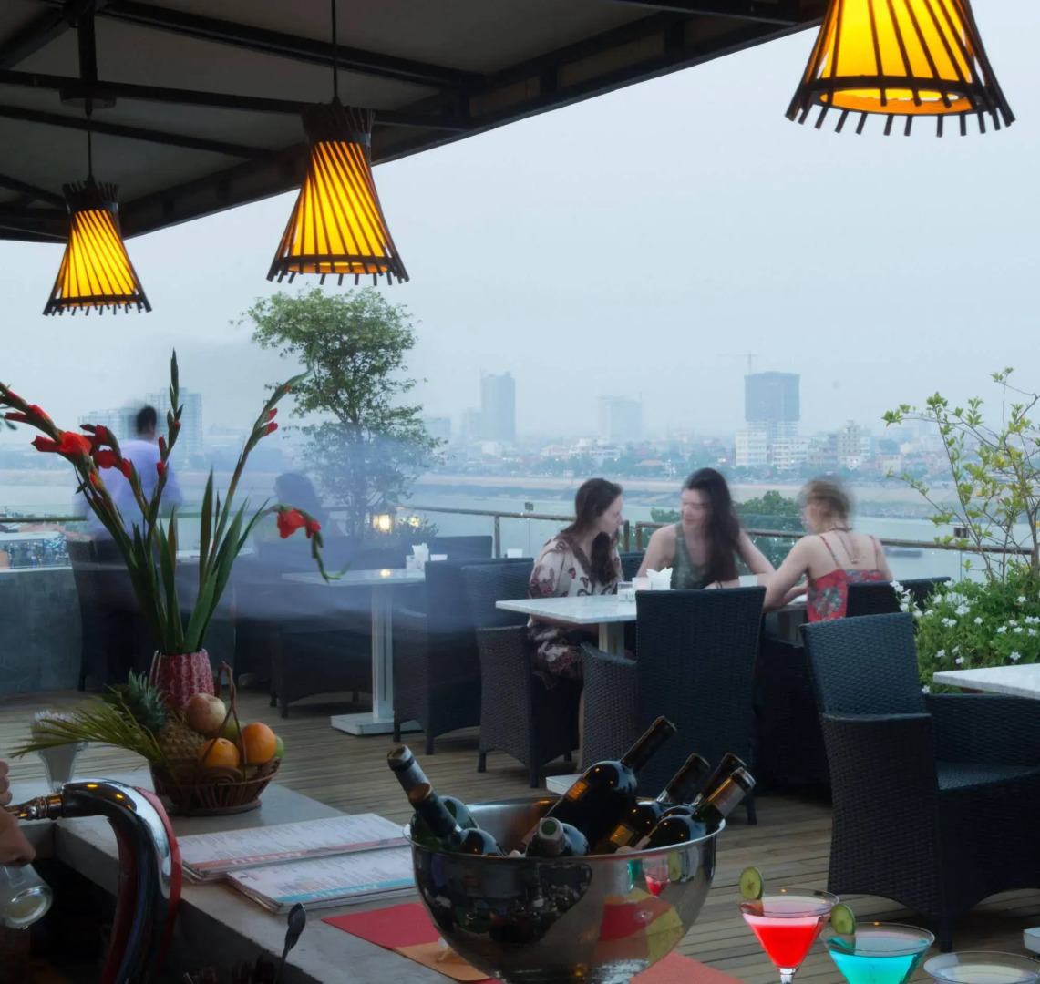 Frangipani Royal Palace Hotel