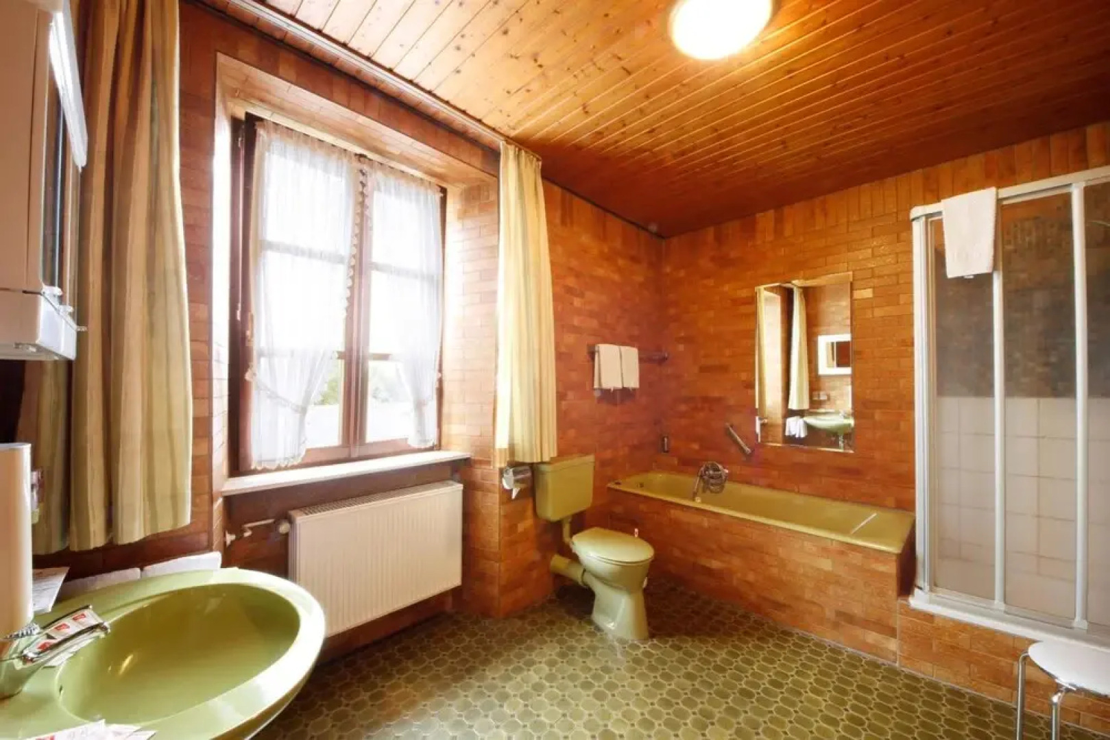 Gästehaus Weingut - Fröhliches Weinfass