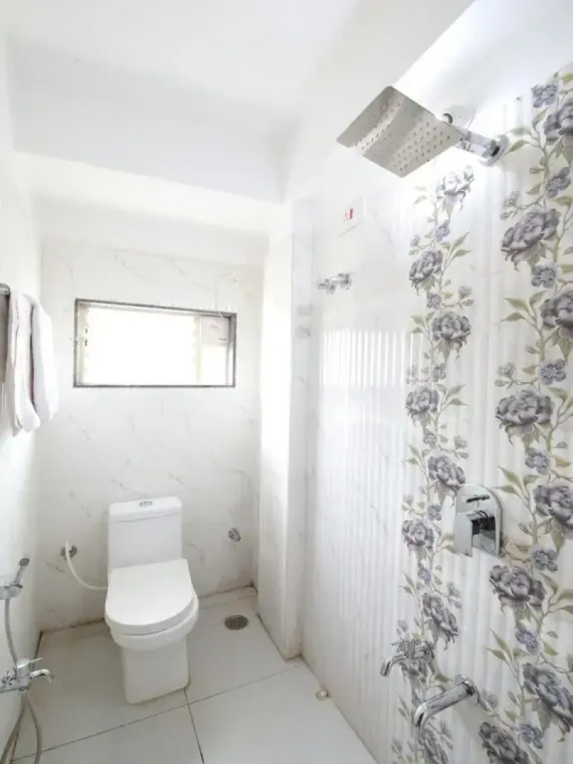 Rich Fort By OYO Rooms