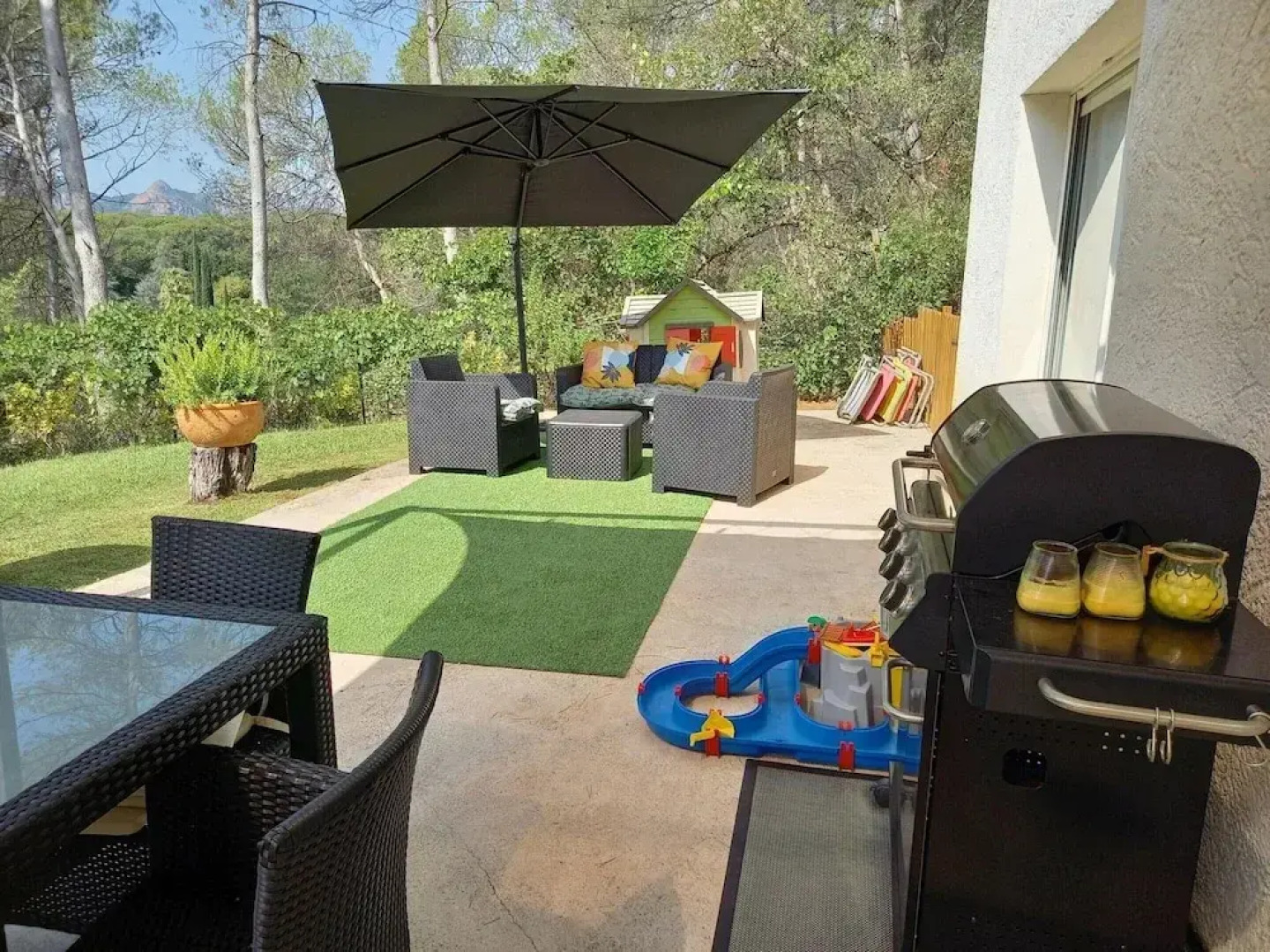 Beautiful Holiday Home With Garden