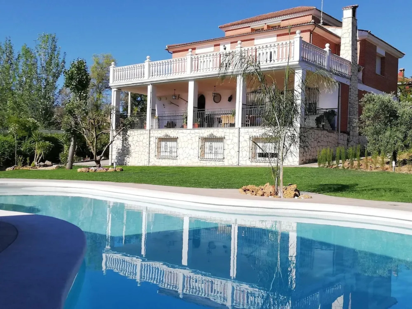 Magnificent Holiday Home in Cabra With Swimming Pool & Chillout Area