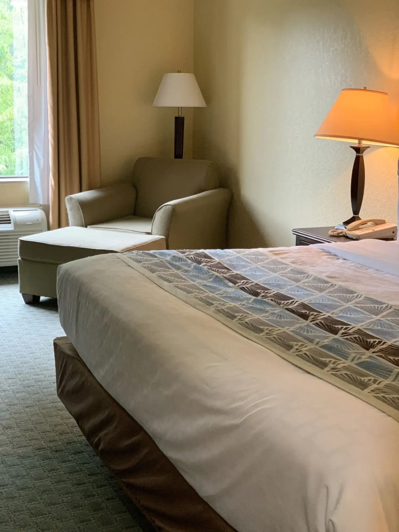 Ambassador Inn and Suites Tuscaloosa