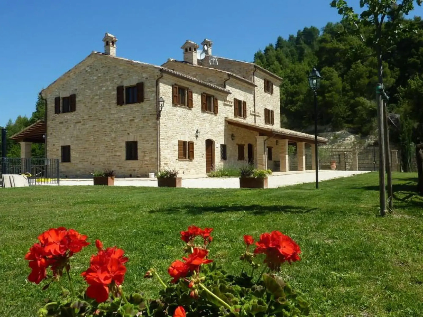Villa in Le Marche with stunning views-Villa Monteverde