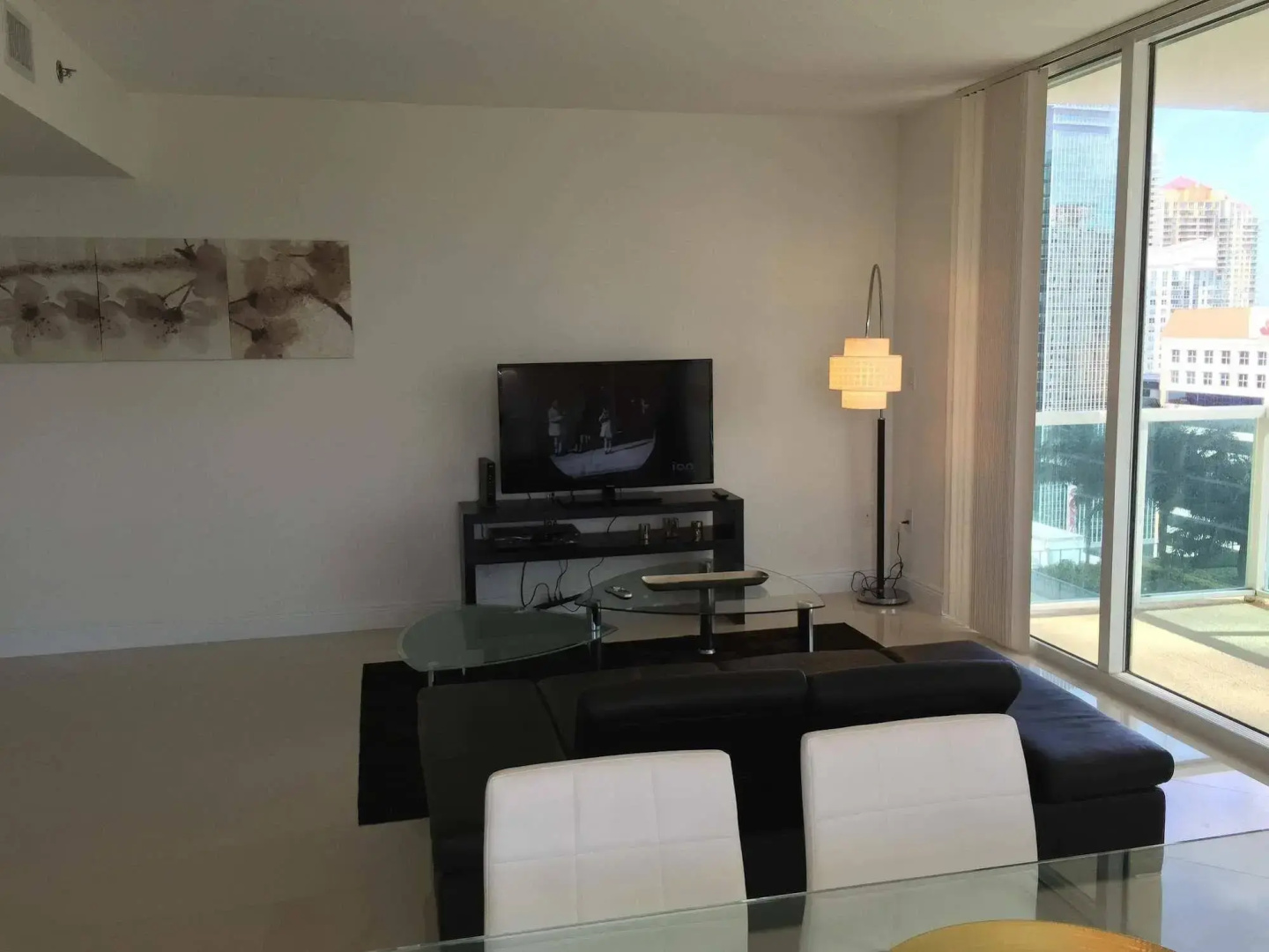 Luxury Suite in One Broadway by Lyx Miami