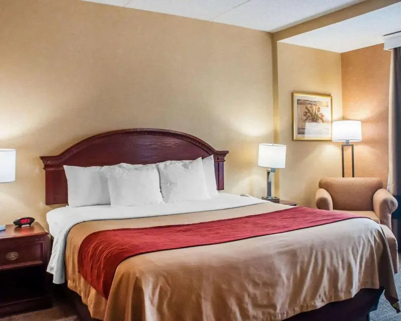Comfort Inn Near Walden Galleria Mall- Cheektowaga