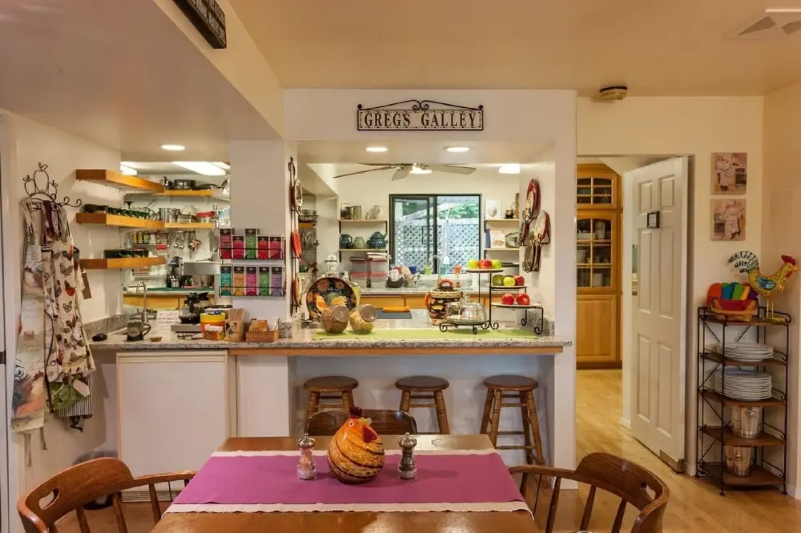 Hillside House Bed and Breakfast