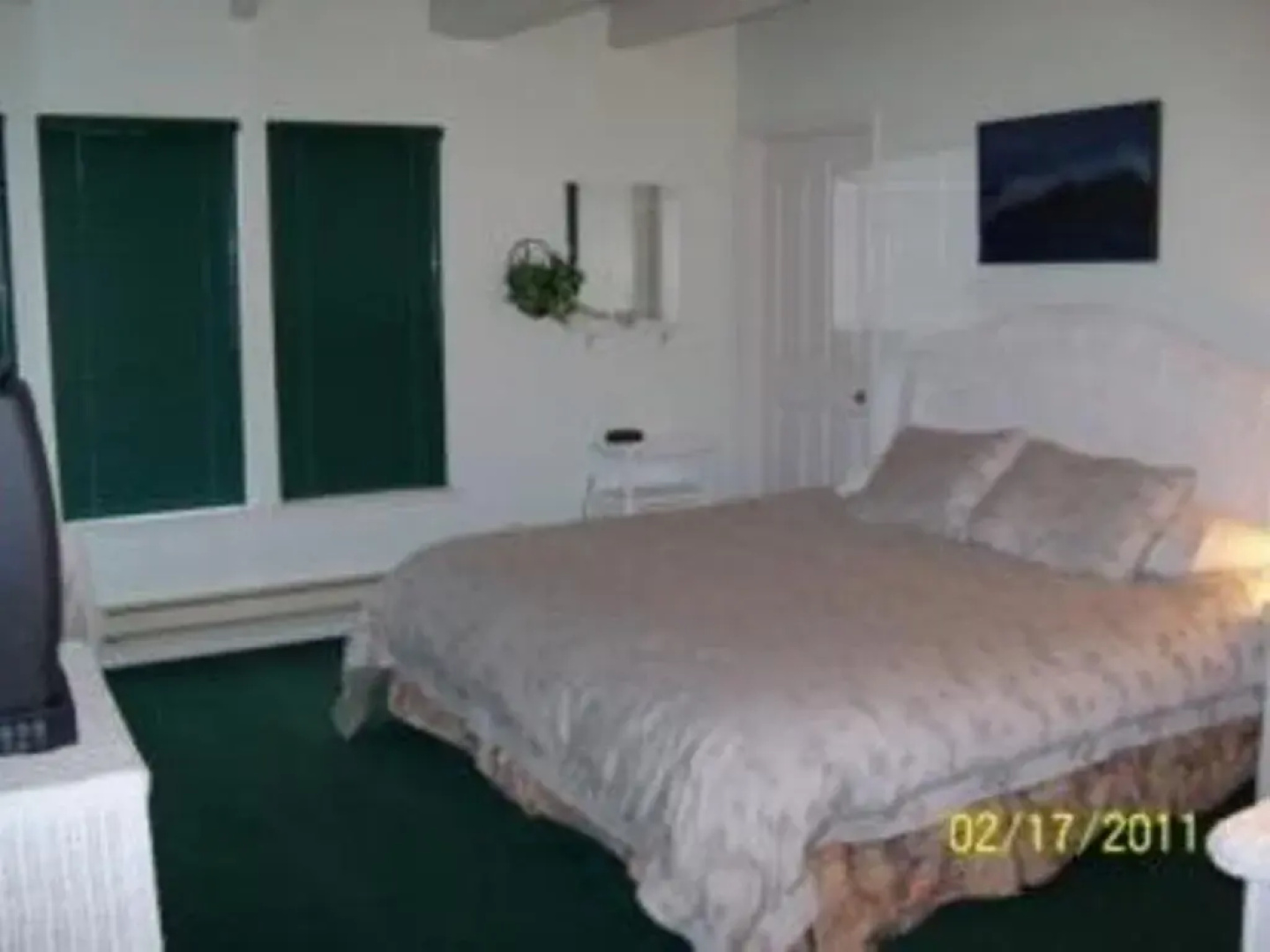Rosebud 3 Br home by RedAwning