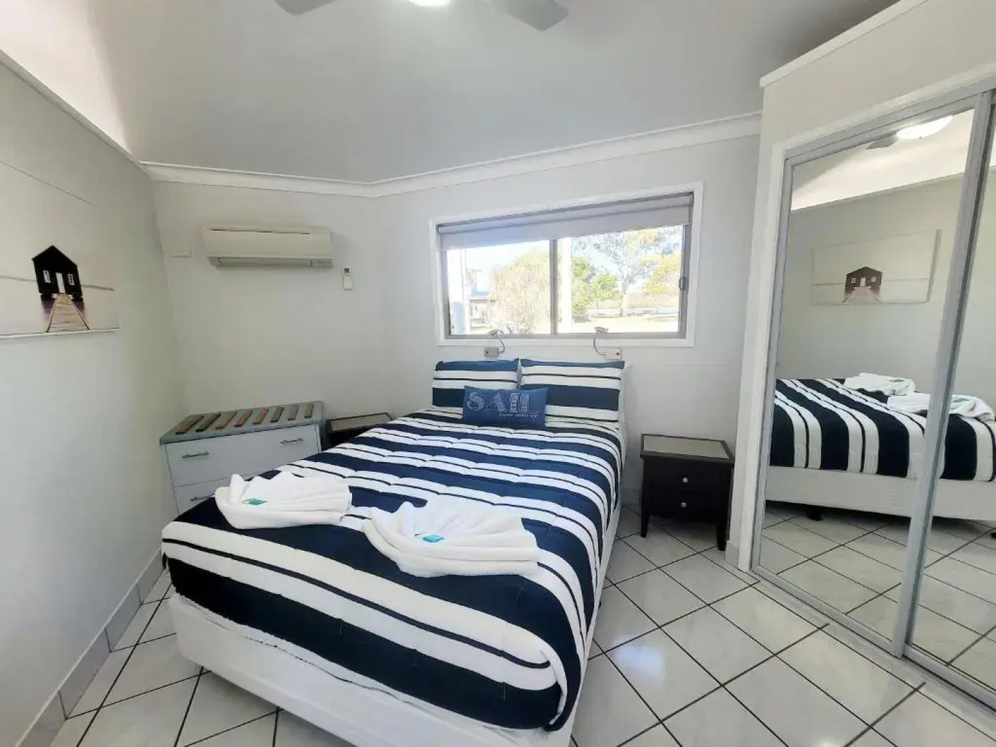 Boyne Island Motel and Villas