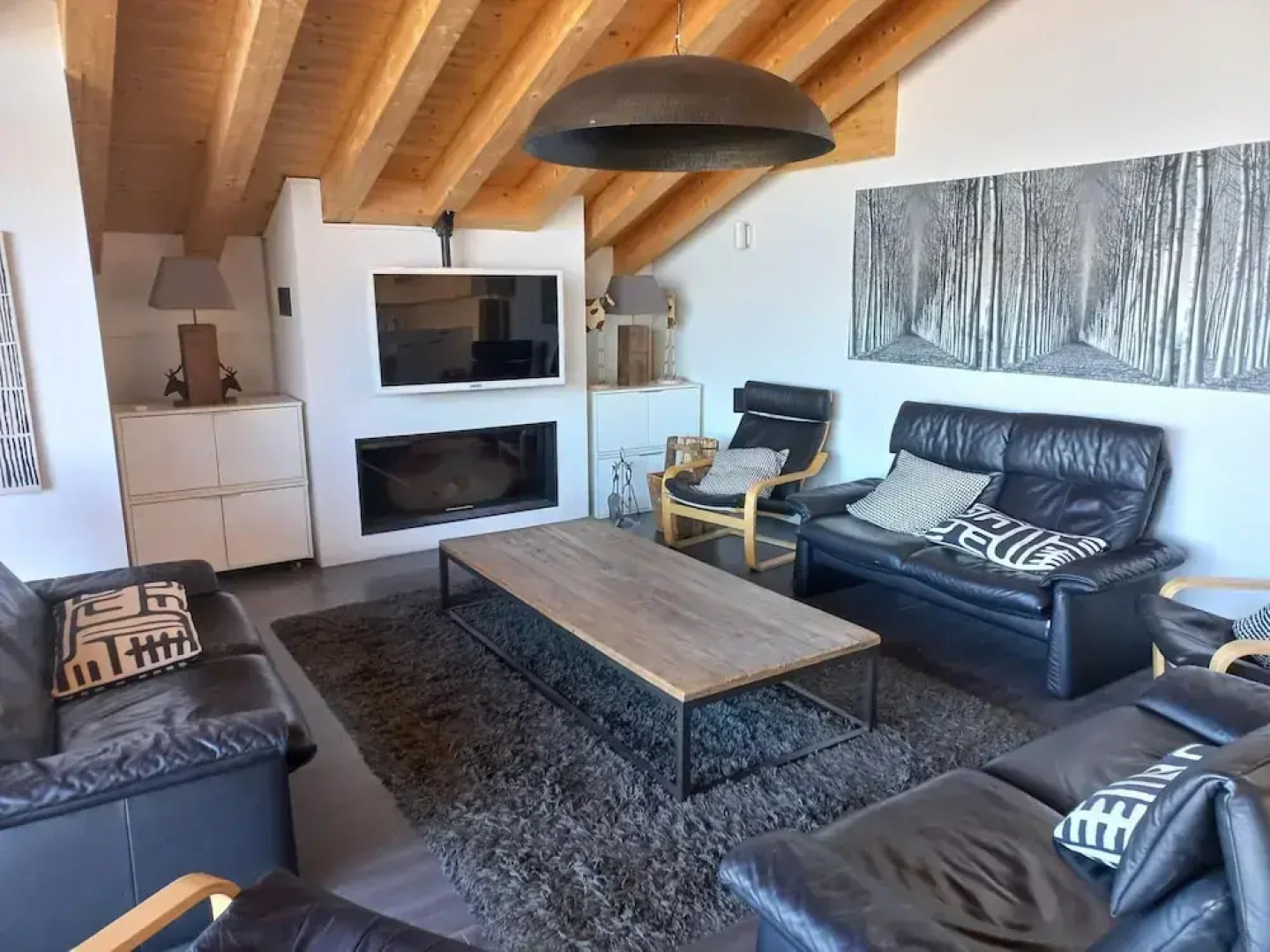 Hilltop Apartment With Valley Views