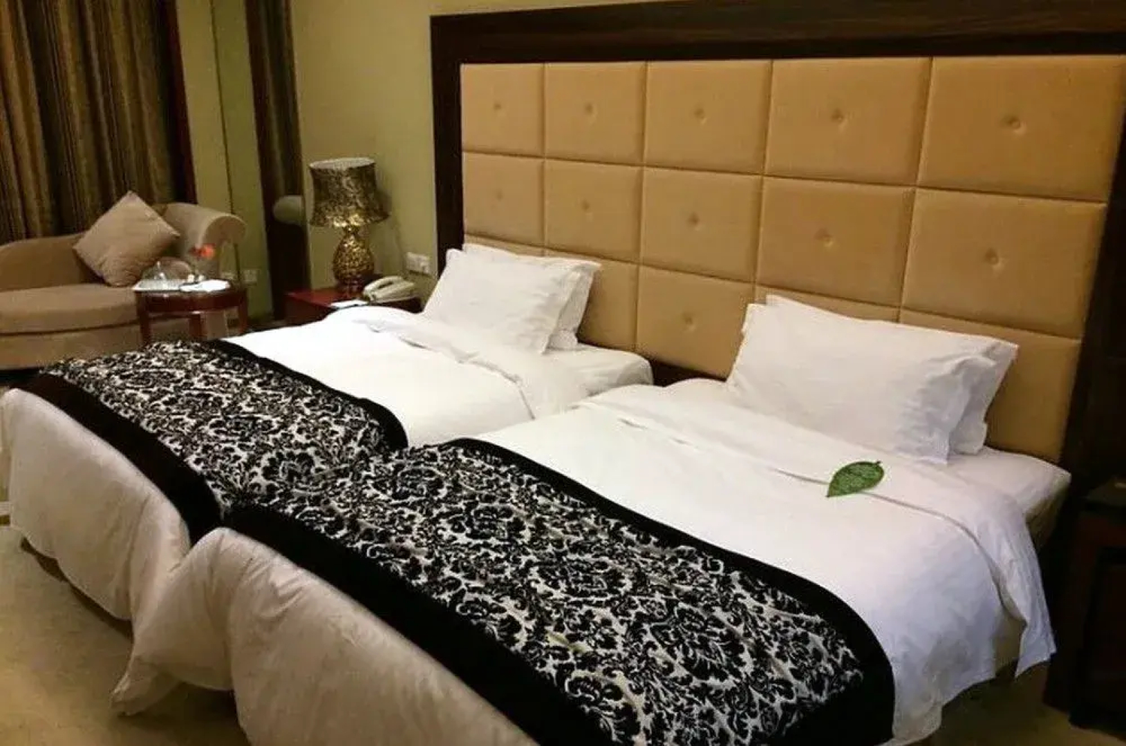 Lake View Garden Hotel