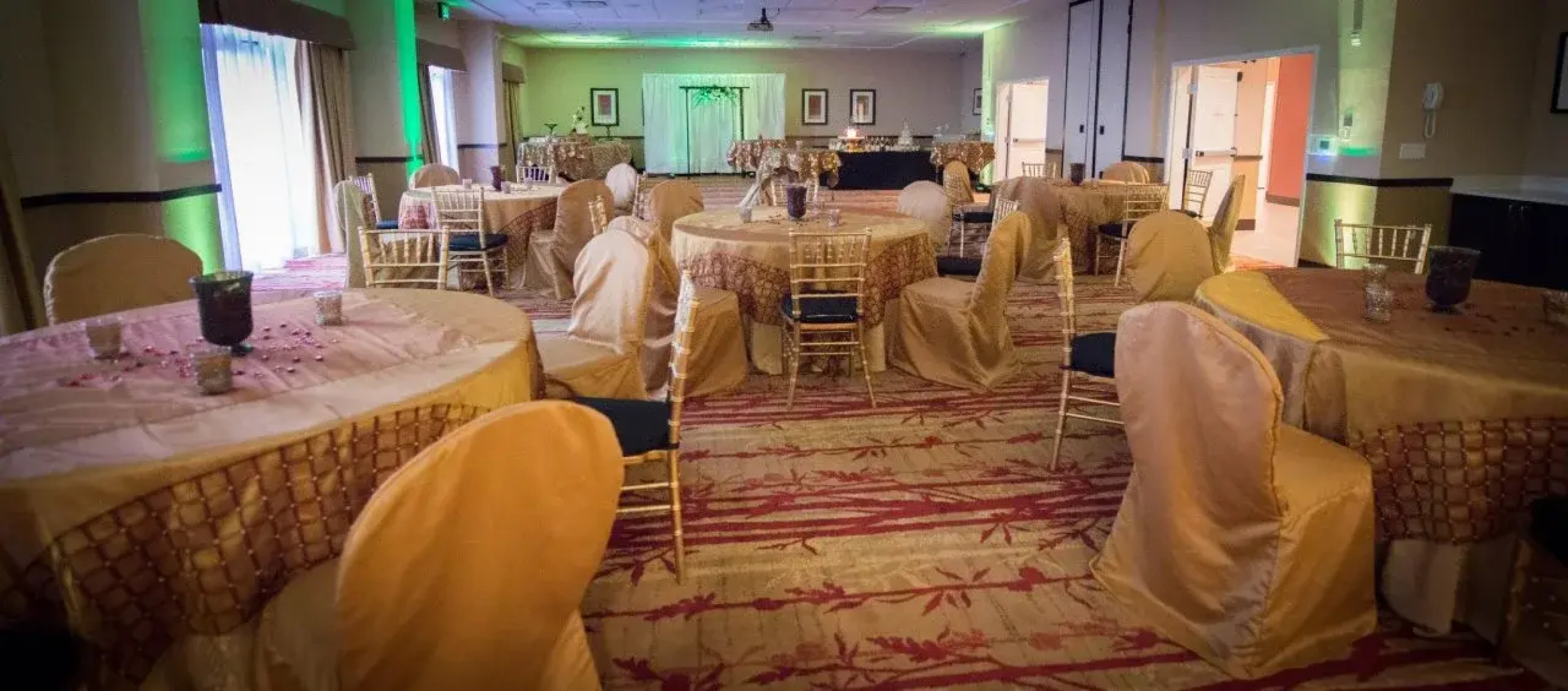 Holiday Inn Express & Suites Denver South - Castle Rock by IHG