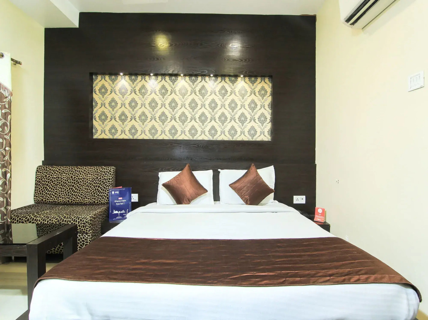 OYO 2000 Hotel Yash