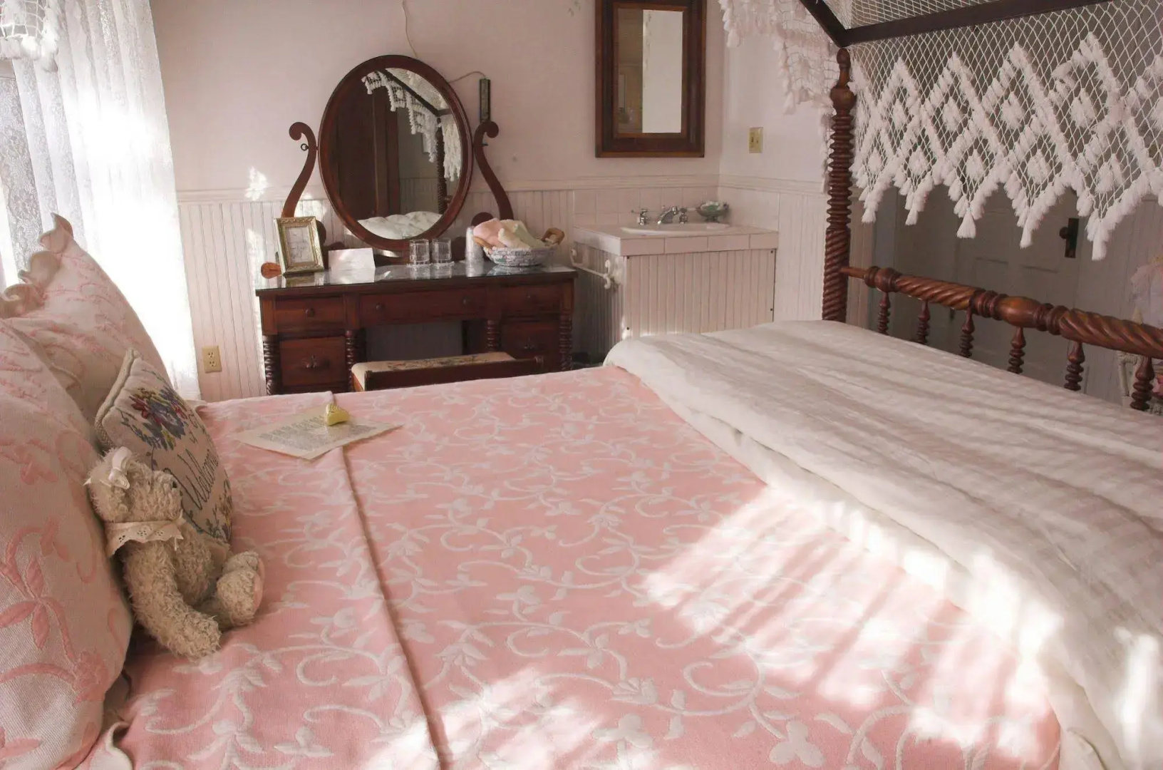 White Lace Inn