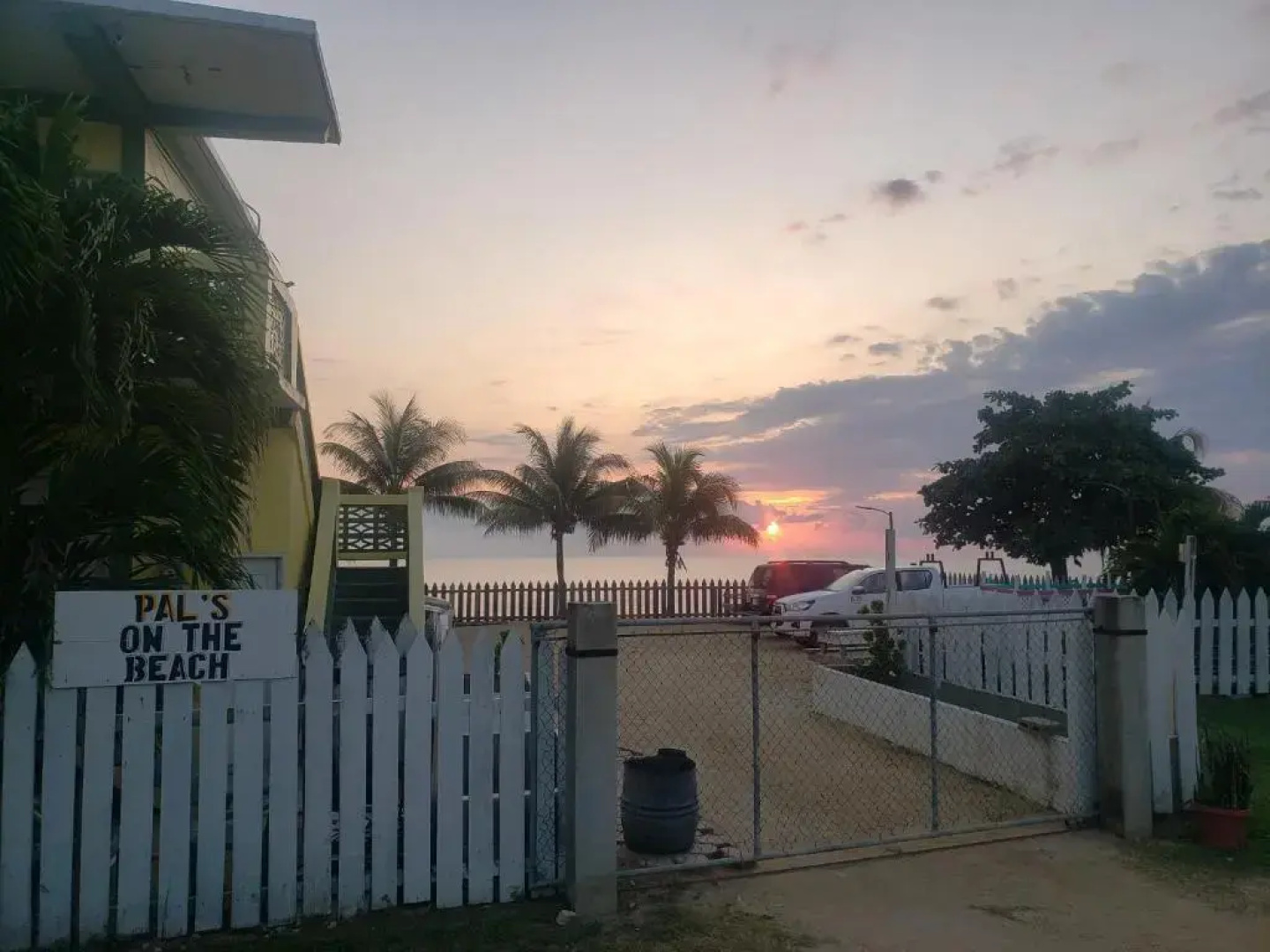 Pal's on the beach - A Gold Standard Hotel