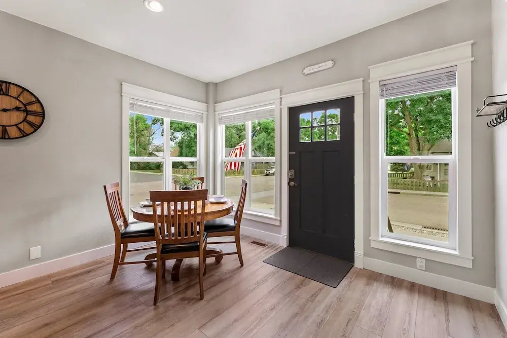 Cozy Chic Home In Downtown Loveland!