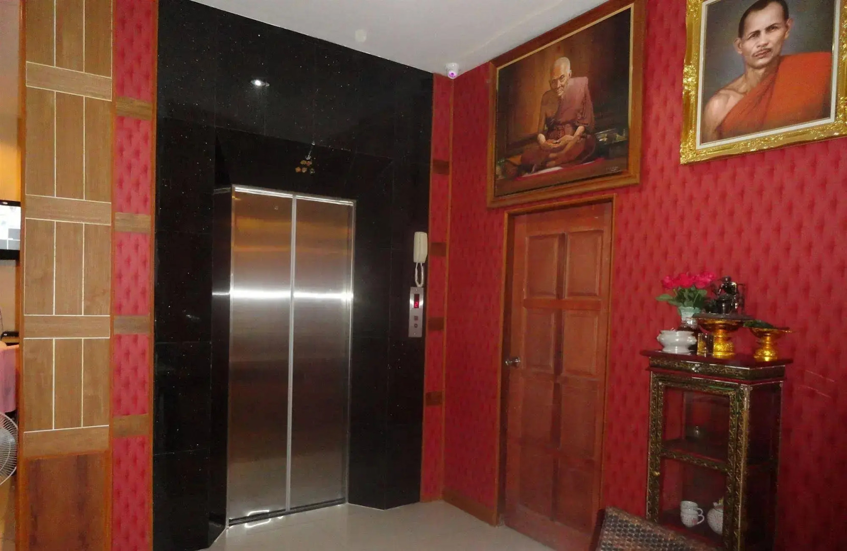 Panomporn Patong Place