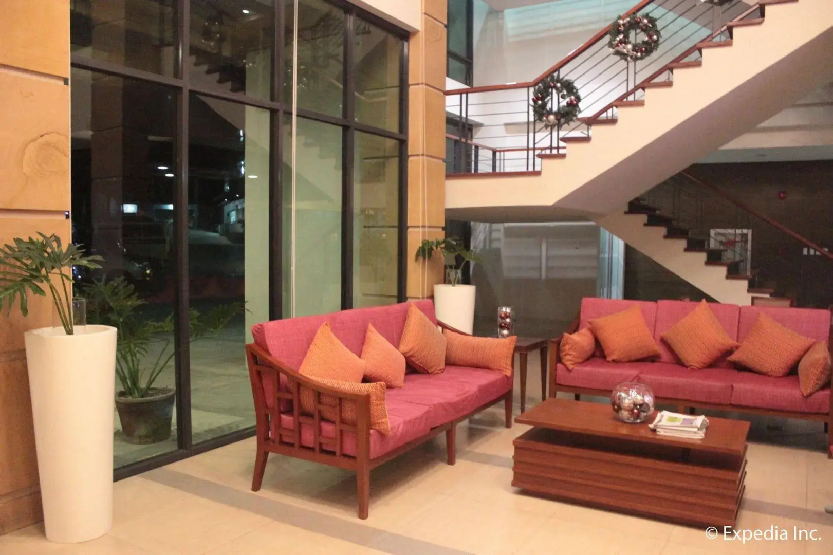 Rivermount Hotel And Resort