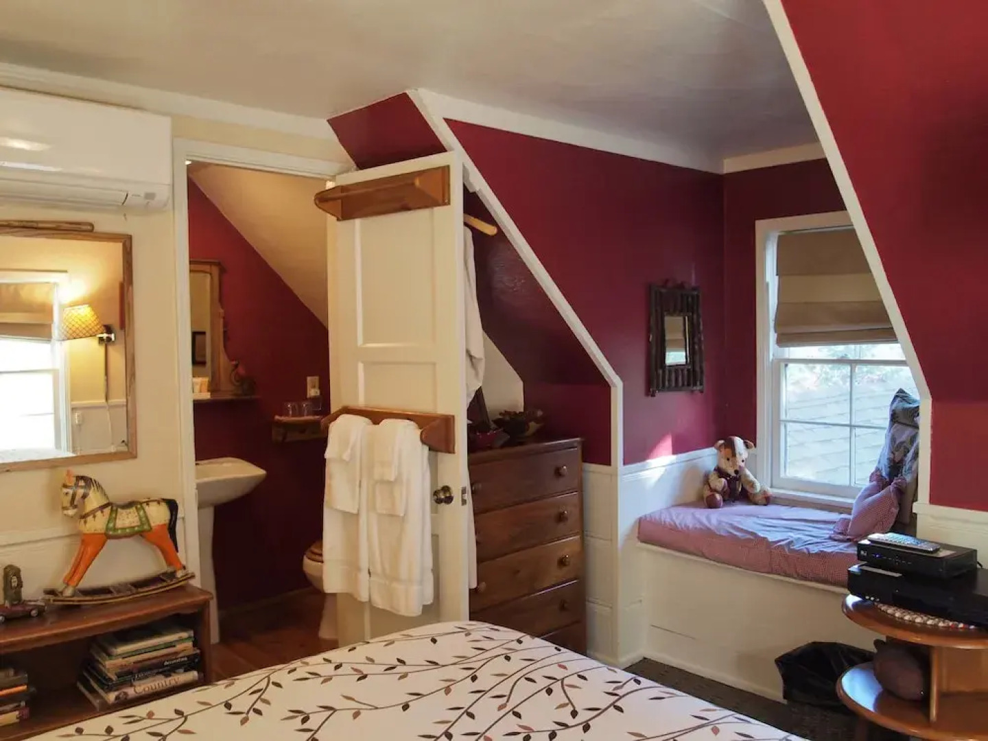 Strawberry Creek Inn Bed & Breakfast