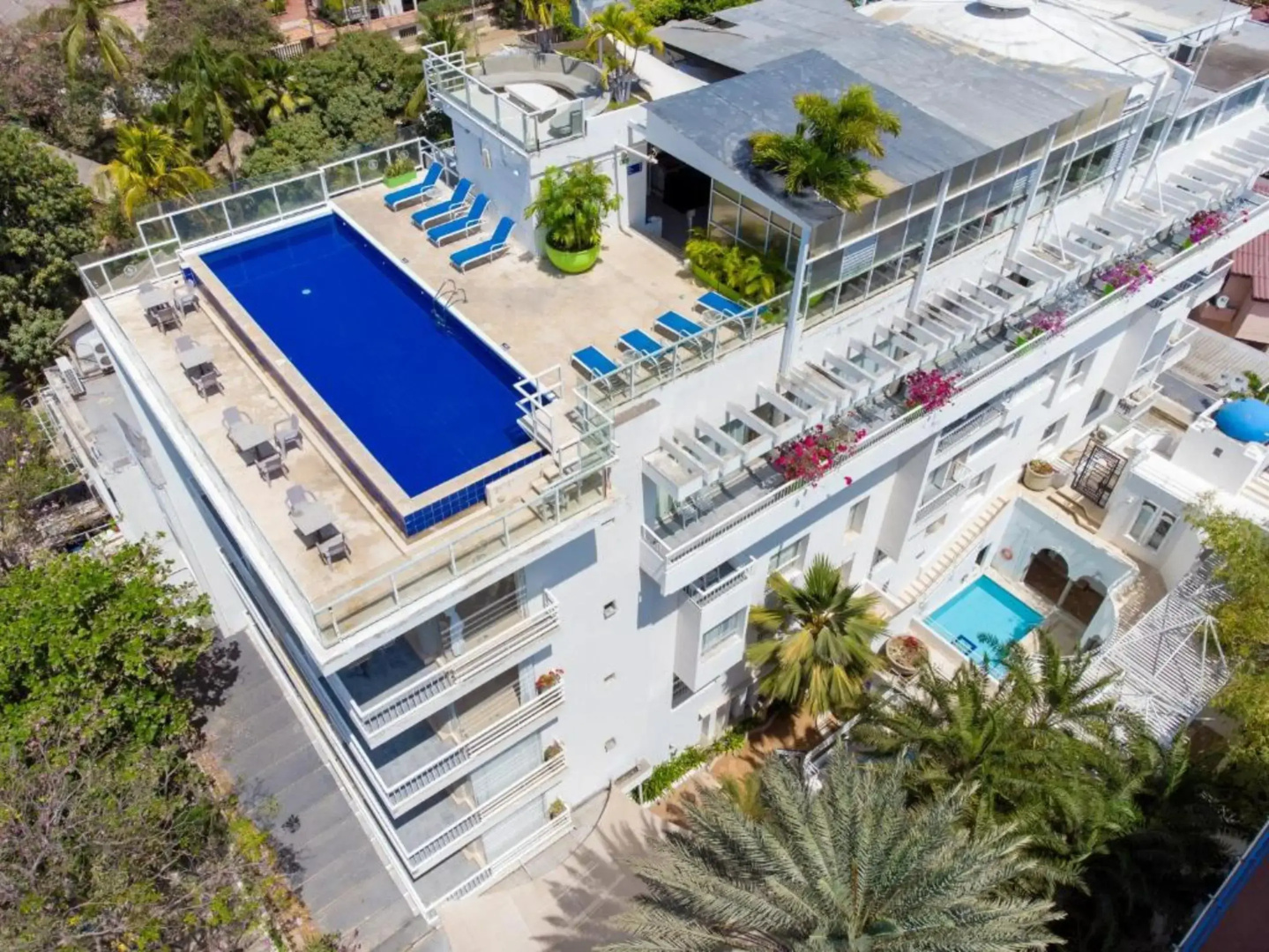 Santorini Hotel & Resort